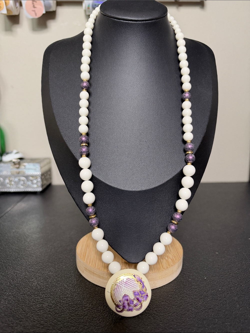 Vintage Acrylic Elegant White Beaded Necklace Ceramic Purple Accent Pendant